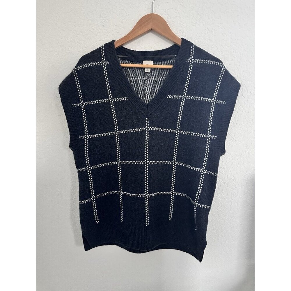 A New Day Women Vest Medium Blue V-Neck Sleeveless Knit Cotton Pullover Preppy
